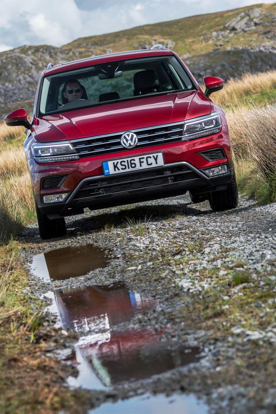 Volkswagen Tiguan 2016 года  (UK) (фото 18 из 40)